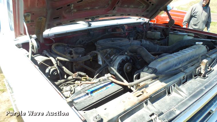 image for item DP9546 1991 Ford F450 Super Duty Lariat XLT utility truck