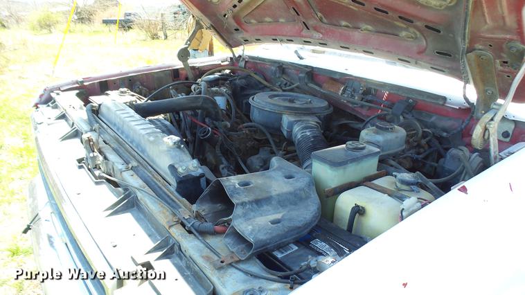 image for item DP9546 1991 Ford F450 Super Duty Lariat XLT utility truck