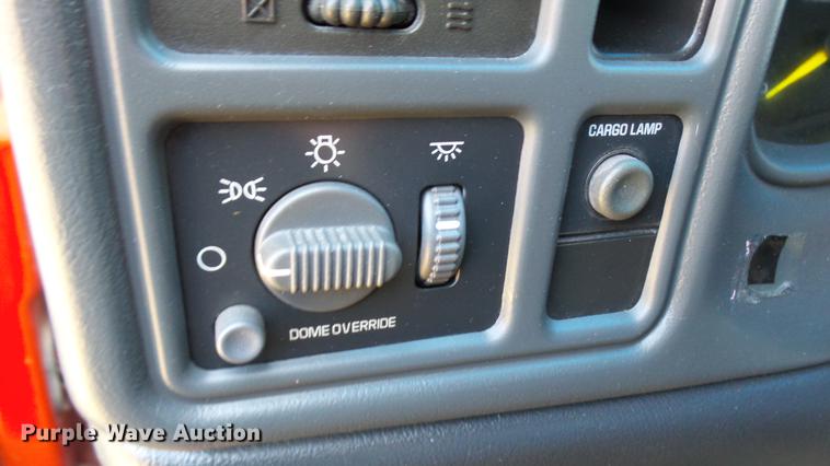 image for item DP9547 1999 Chevrolet Silverado 1500 pickup truck