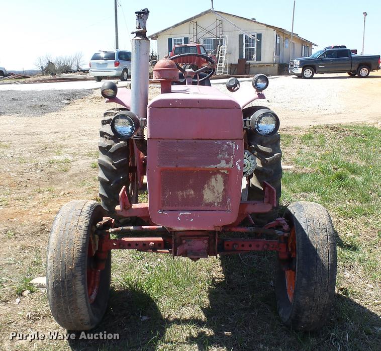 image for item DP9548 Kubota L210 tractor