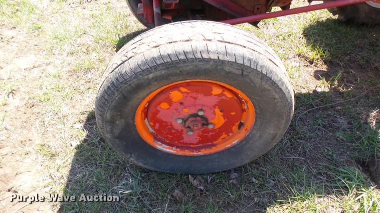 image for item DP9548 Kubota L210 tractor
