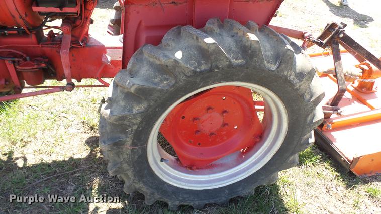 image for item DP9548 Kubota L210 tractor