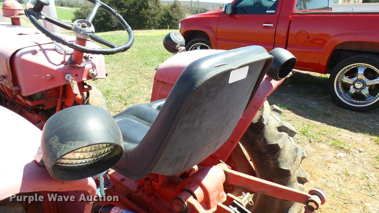 image for item DP9548 Kubota L210 tractor