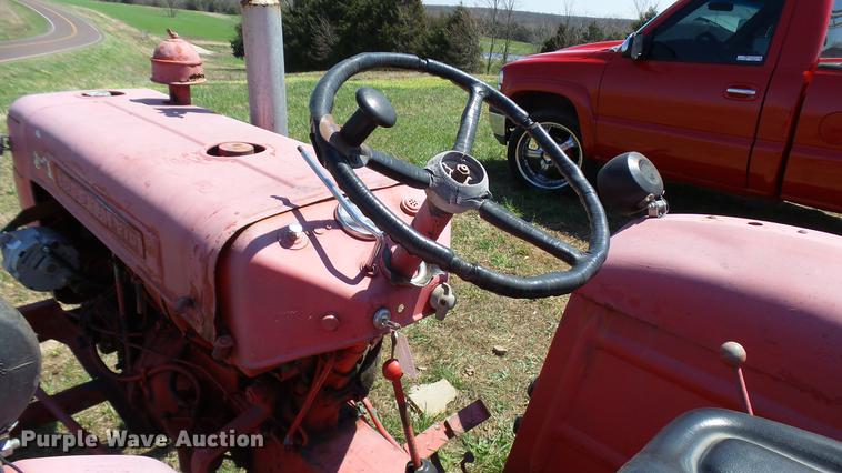 image for item DP9548 Kubota L210 tractor