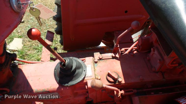 image for item DP9548 Kubota L210 tractor