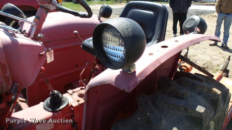 image for item DP9548 Kubota L210 tractor