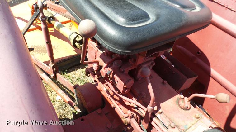 image for item DP9548 Kubota L210 tractor