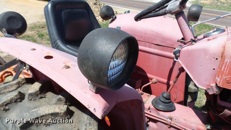 image for item DP9548 Kubota L210 tractor