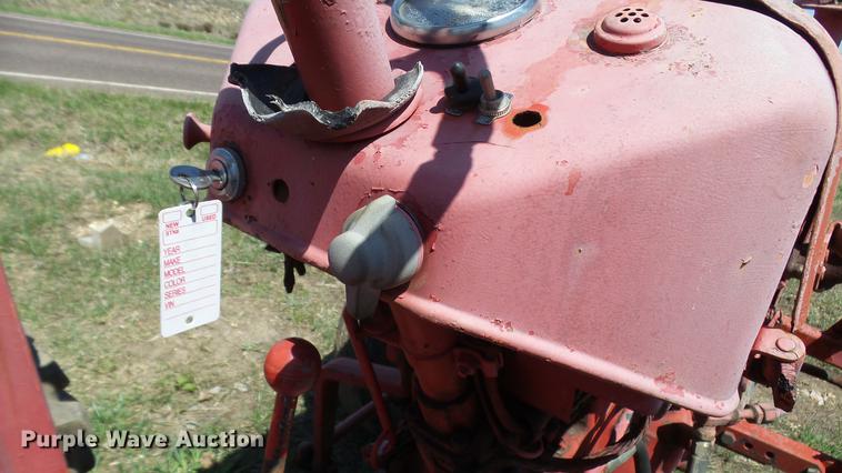 image for item DP9548 Kubota L210 tractor