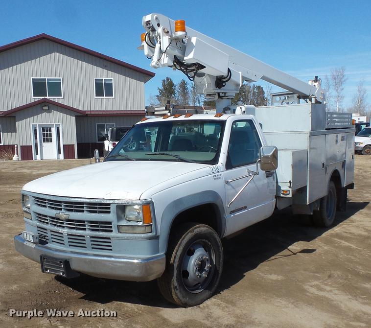 image for item DW9646 1999 Chevrolet 3500 bucket truck
