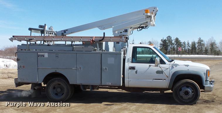 image for item DW9646 1999 Chevrolet 3500 bucket truck