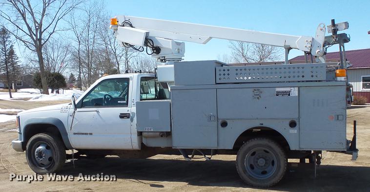 image for item DW9646 1999 Chevrolet 3500 bucket truck