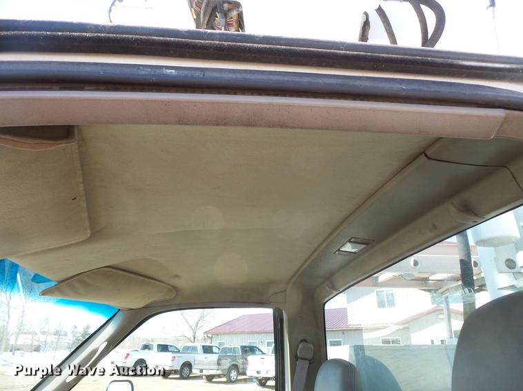 image for item DW9646 1999 Chevrolet 3500 bucket truck