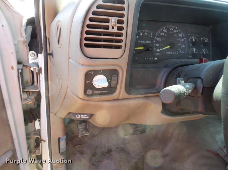 image for item DW9646 1999 Chevrolet 3500 bucket truck