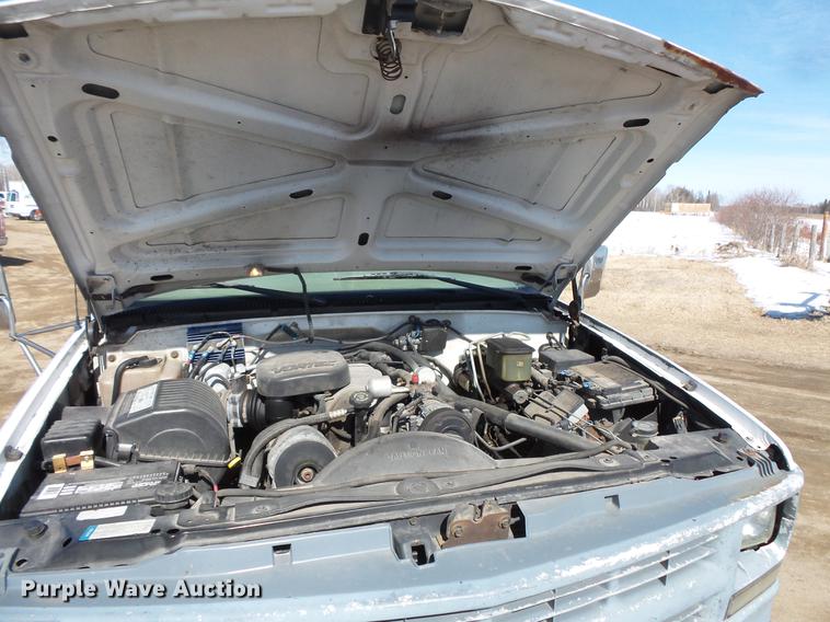 image for item DW9646 1999 Chevrolet 3500 bucket truck