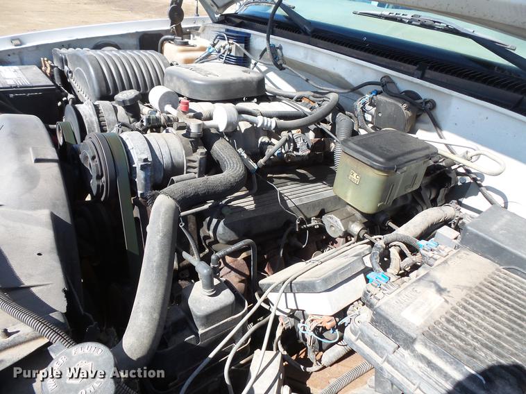 image for item DW9646 1999 Chevrolet 3500 bucket truck