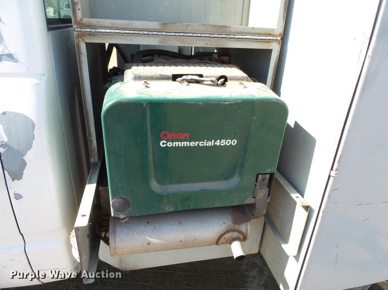 image for item DW9646 1999 Chevrolet 3500 bucket truck