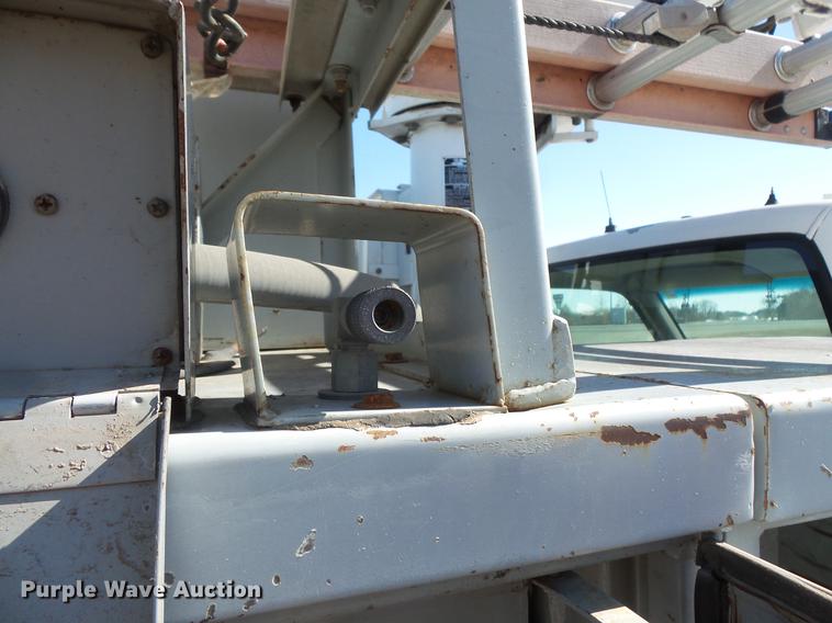 image for item DW9646 1999 Chevrolet 3500 bucket truck