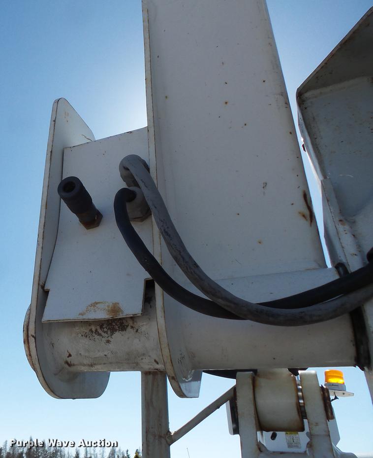 image for item DW9646 1999 Chevrolet 3500 bucket truck