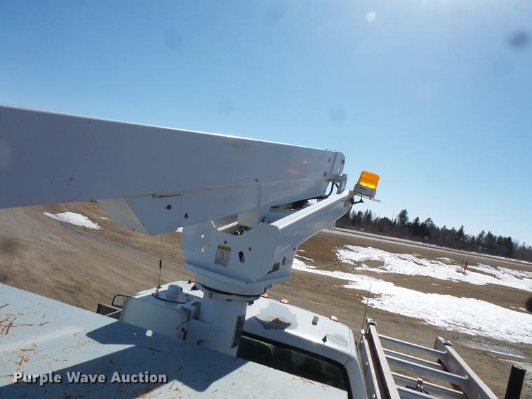 image for item DW9646 1999 Chevrolet 3500 bucket truck