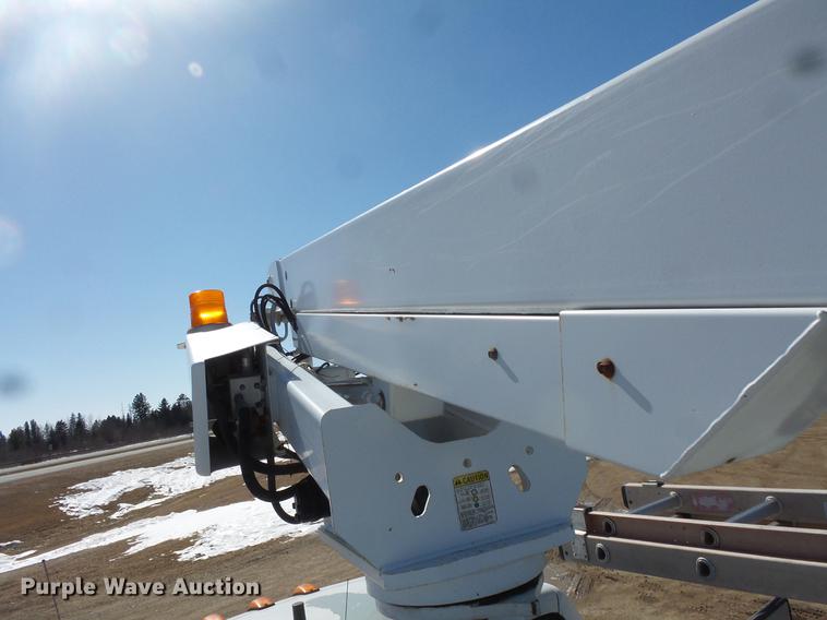 image for item DW9646 1999 Chevrolet 3500 bucket truck