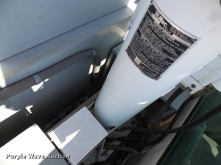 image for item DW9646 1999 Chevrolet 3500 bucket truck