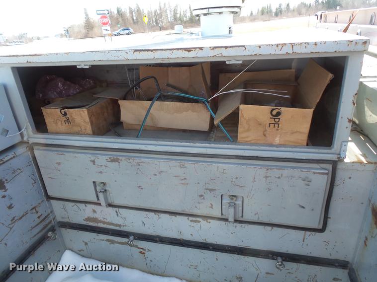 image for item DW9646 1999 Chevrolet 3500 bucket truck