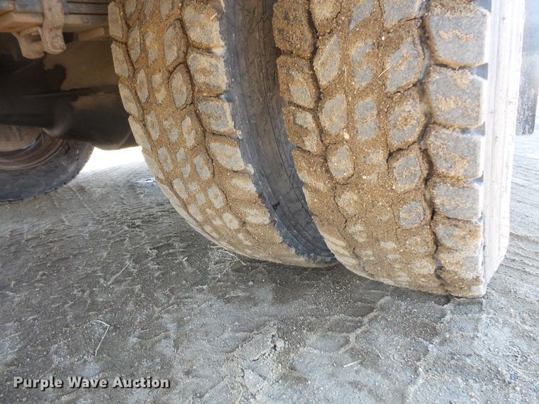 image for item DW9646 1999 Chevrolet 3500 bucket truck