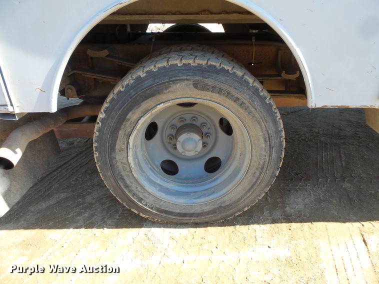 image for item DW9646 1999 Chevrolet 3500 bucket truck