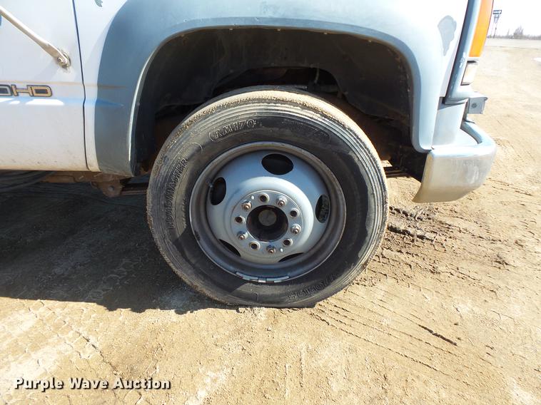 image for item DW9646 1999 Chevrolet 3500 bucket truck