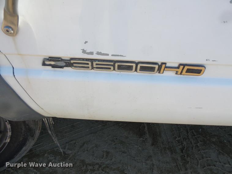 image for item DW9646 1999 Chevrolet 3500 bucket truck