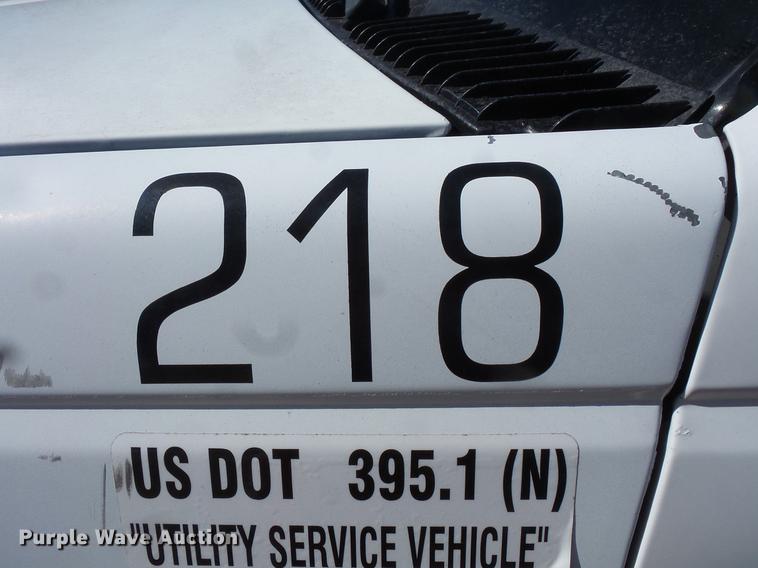 image for item DW9646 1999 Chevrolet 3500 bucket truck