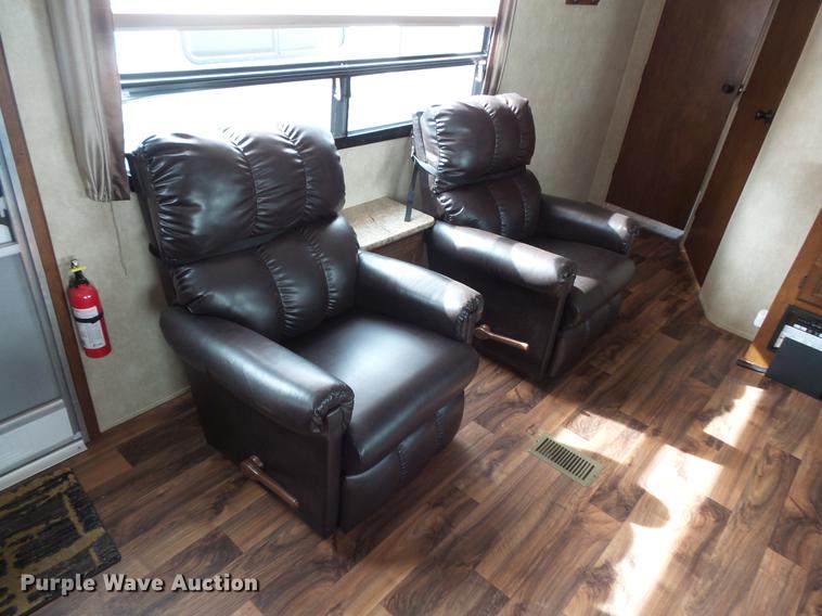 image for item DW9709 2015 Forest River Wildwood camper