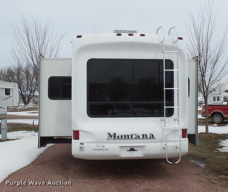 image for item DW9711 2007 Montana 3400RL camper