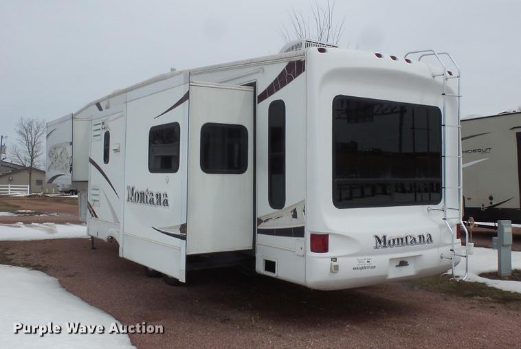 image for item DW9711 2007 Montana 3400RL camper