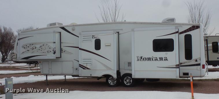 image for item DW9711 2007 Montana 3400RL camper