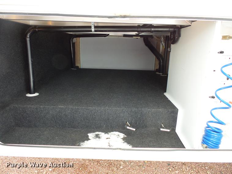 image for item DW9711 2007 Montana 3400RL camper