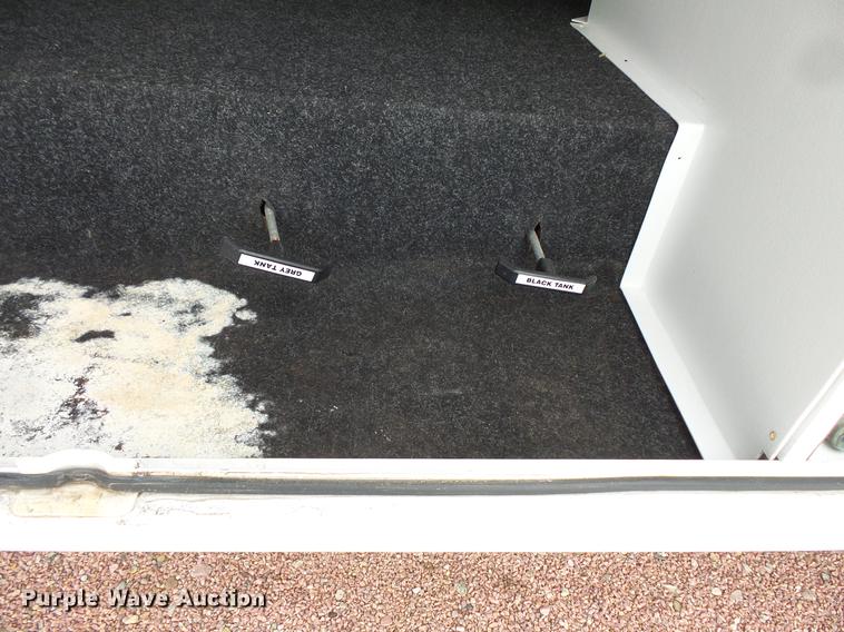 image for item DW9711 2007 Montana 3400RL camper