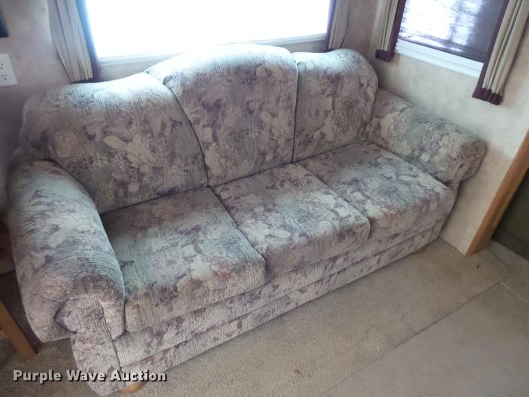 image for item DW9711 2007 Montana 3400RL camper