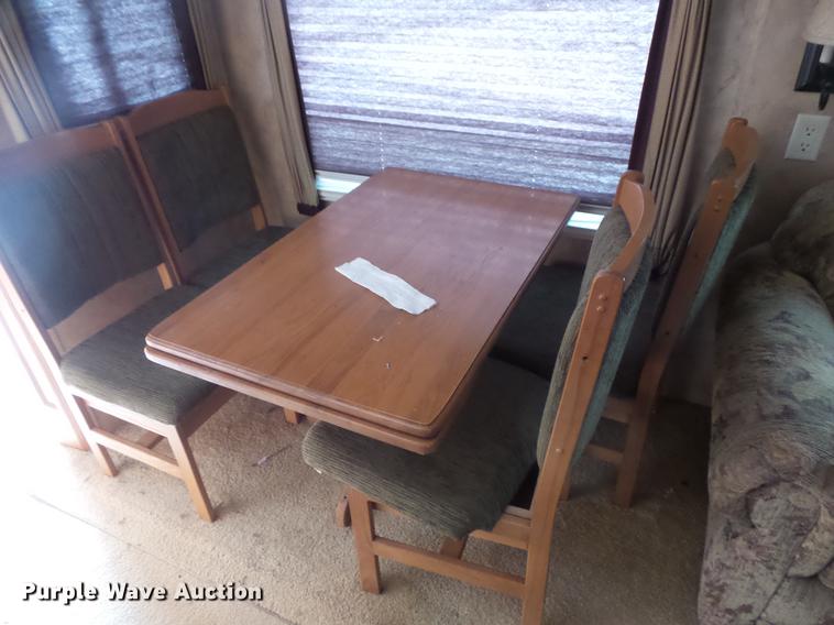 image for item DW9711 2007 Montana 3400RL camper