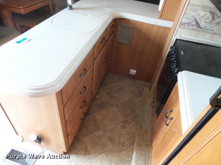 image for item DW9711 2007 Montana 3400RL camper