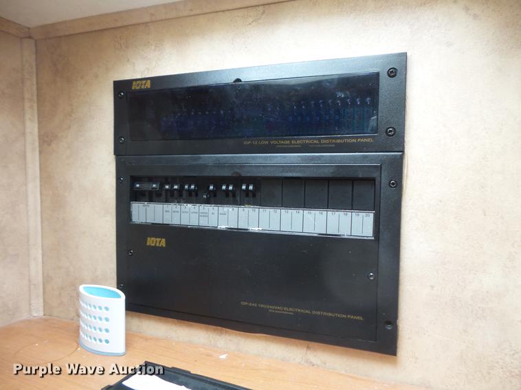 image for item DW9711 2007 Montana 3400RL camper