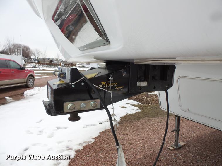 image for item DW9711 2007 Montana 3400RL camper