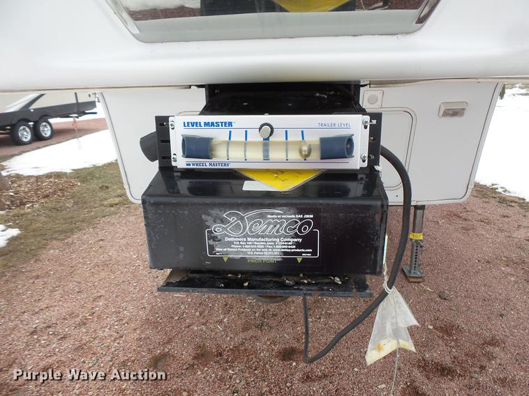 image for item DW9711 2007 Montana 3400RL camper