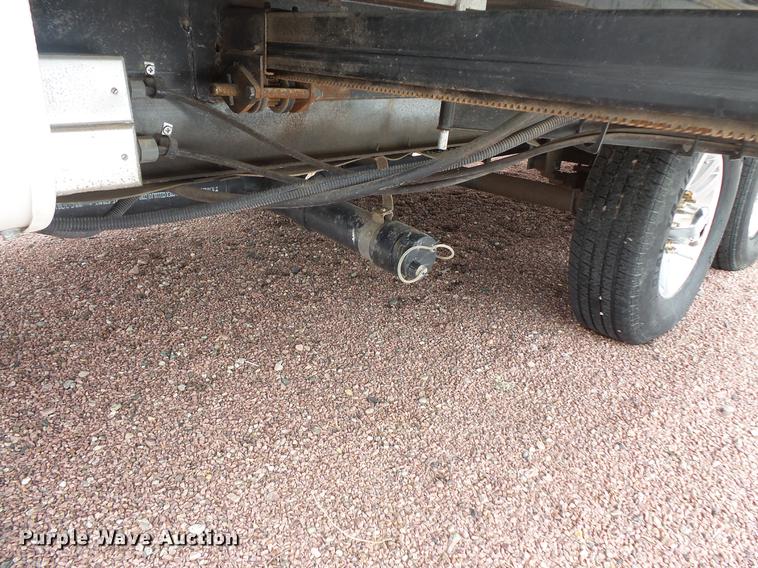 image for item DW9711 2007 Montana 3400RL camper