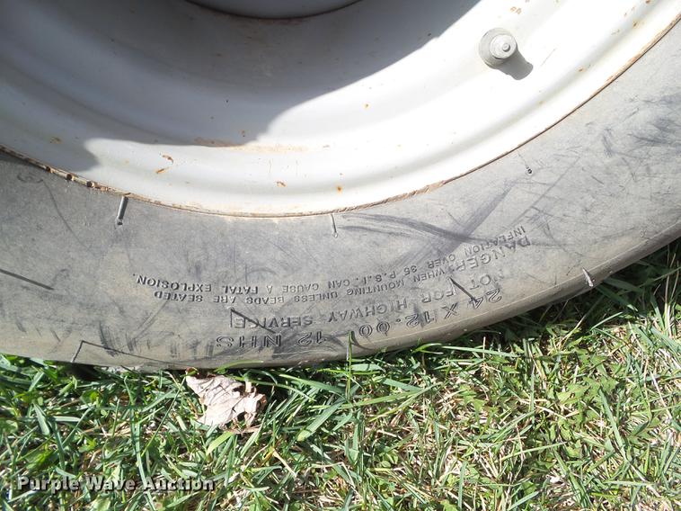 image for item DZ9312 Gravely Pro Turn 460 ZTR lawn mower