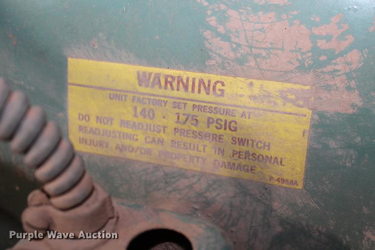 image for item DZ9866 Champion air compressor