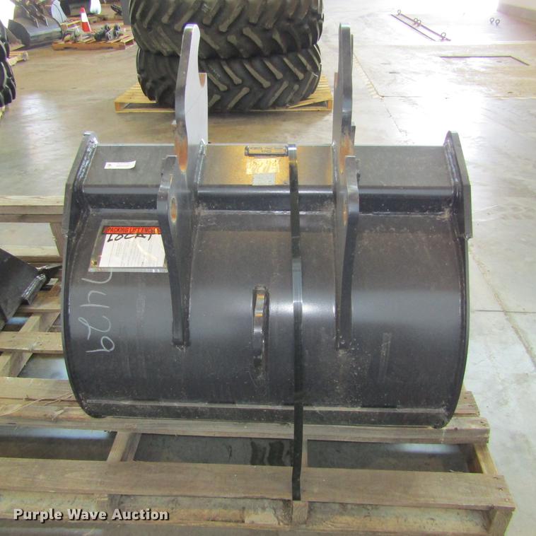 Kubota KX080 trenching bucket in Grapevine, TX Item EB9564 sold