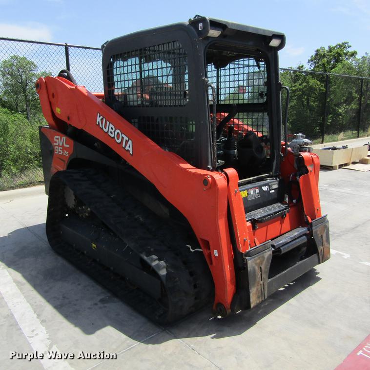 image for item EB9576 2017 Kubota SVL95-2S skid steer