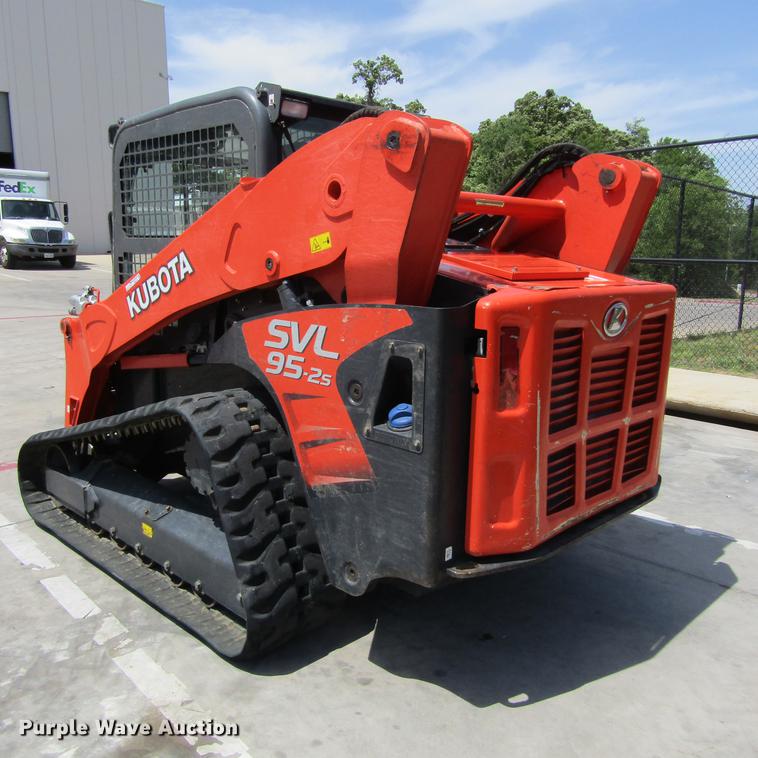 image for item EB9576 2017 Kubota SVL95-2S skid steer